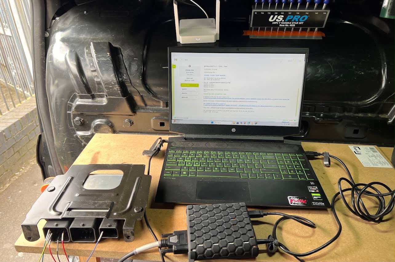 In-van ECU bench reading station